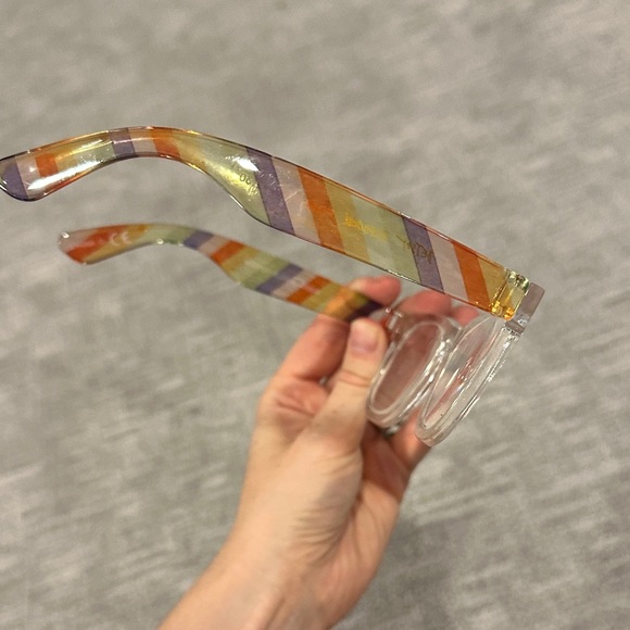 Besty Johnson Glass Frames - Picture 8 of 8